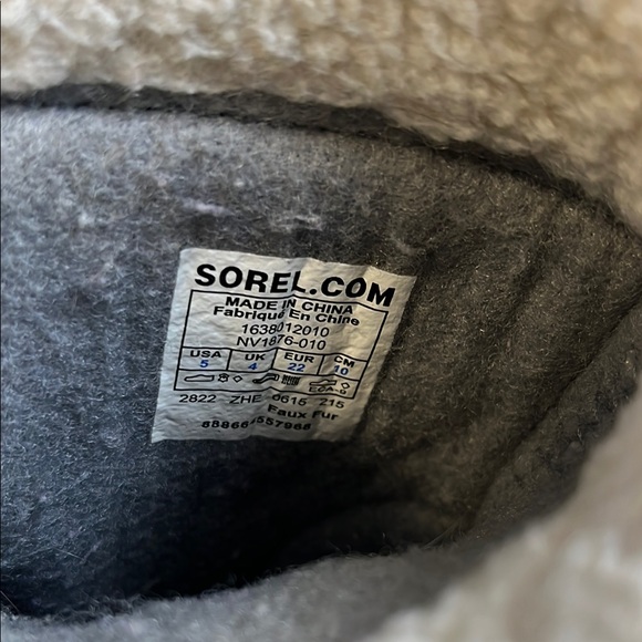 Sorel Toddler Black Fur Lined Winter Boots - Picture 4 of 4